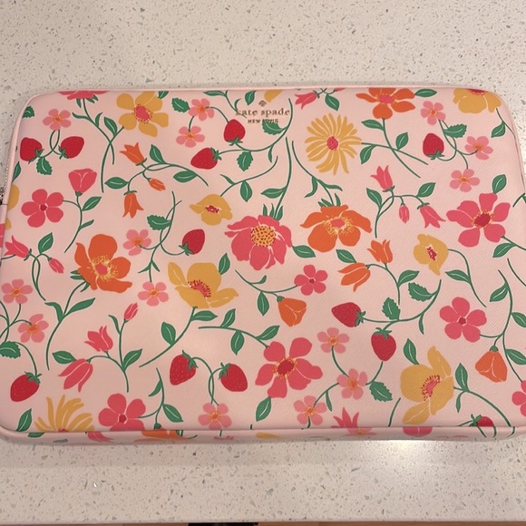 NIP♠️ Kate Spade ♠️ Strawberry Garden Universal Laptop Sleeve ♠️ - Picture 5 of 7